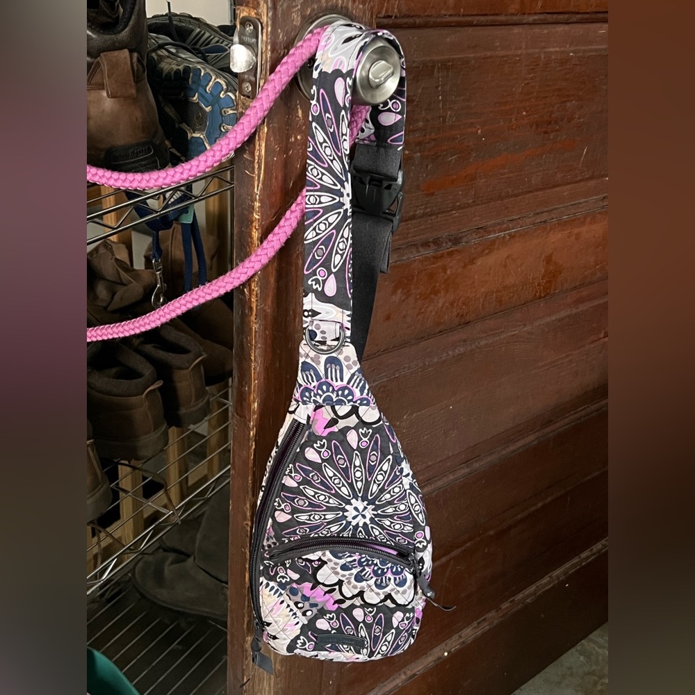 Vera Bradley small sling bag in Mimosa Medallion